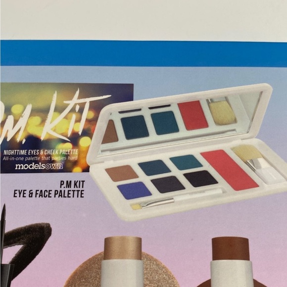 Models Own Makeup Set - Picture 5 of 6